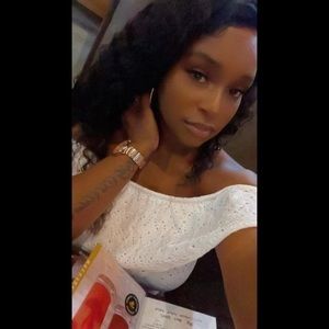 Meet your Posher, Liniqué